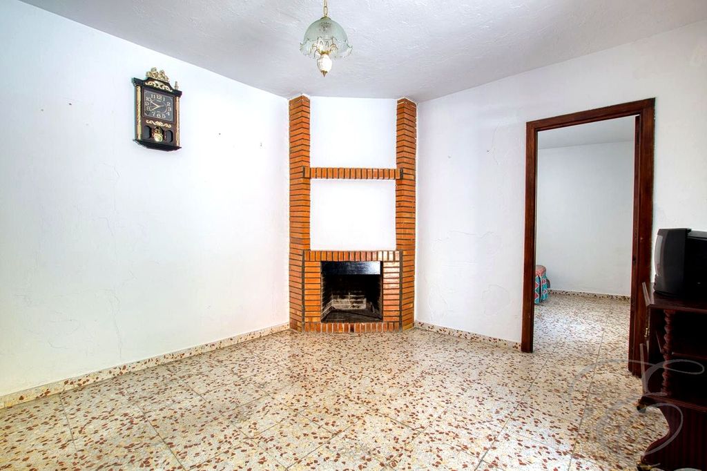 Property photo 3 of 14