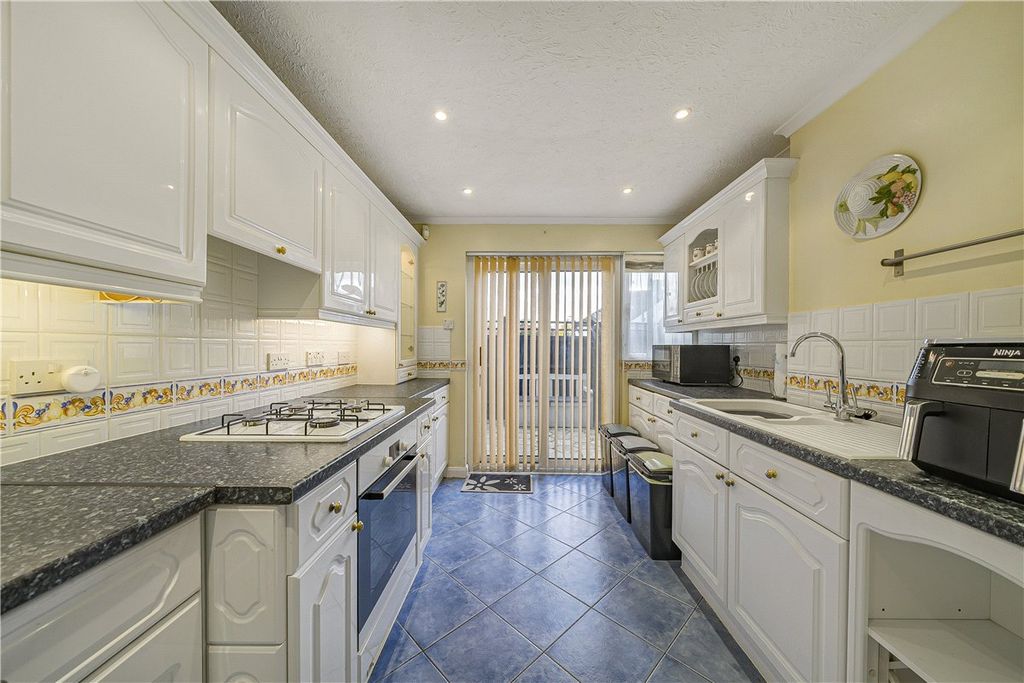 Property photo 2 of 29 Picture No. 05