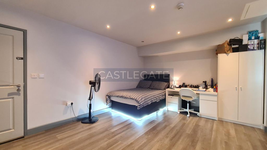 Property photo 2 of 9 B3 Merchants Hall (6)