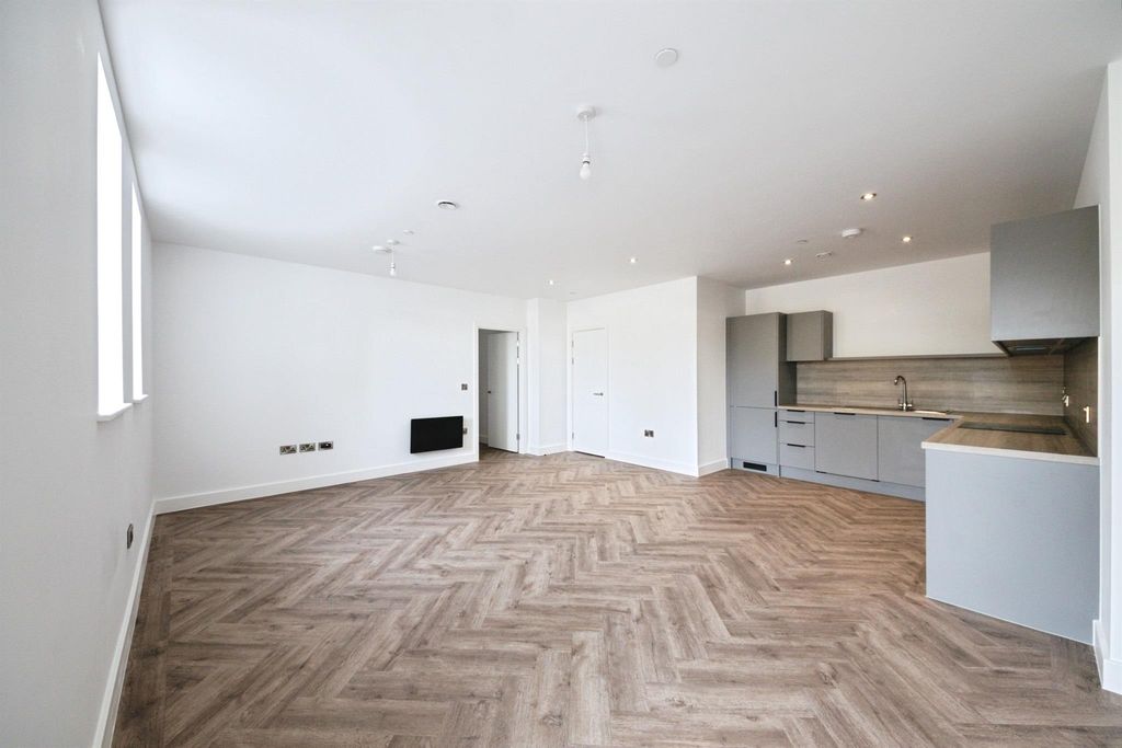 Property photo 2 of 14