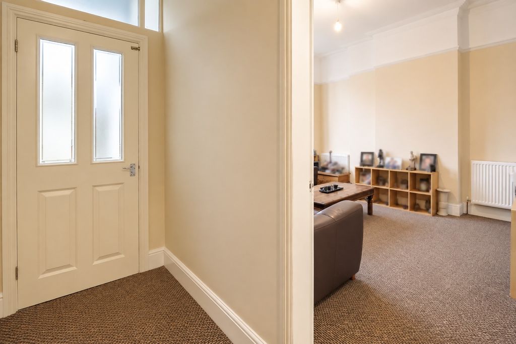 Property photo 3 of 18 4330512