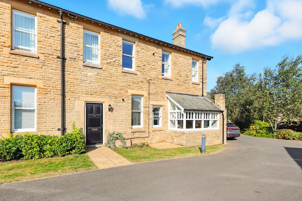 Property photo 2 of 43