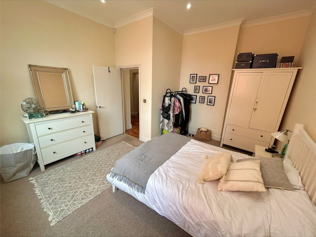 Property photo 1 of 14 Picture No. 11