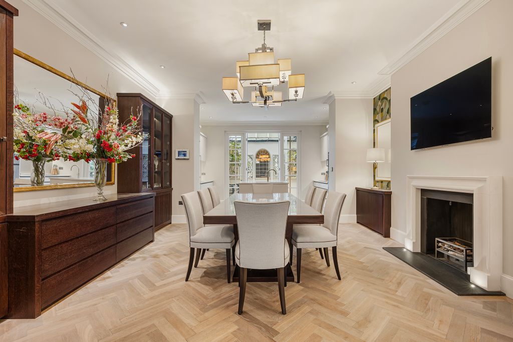 Property photo 2 of 22