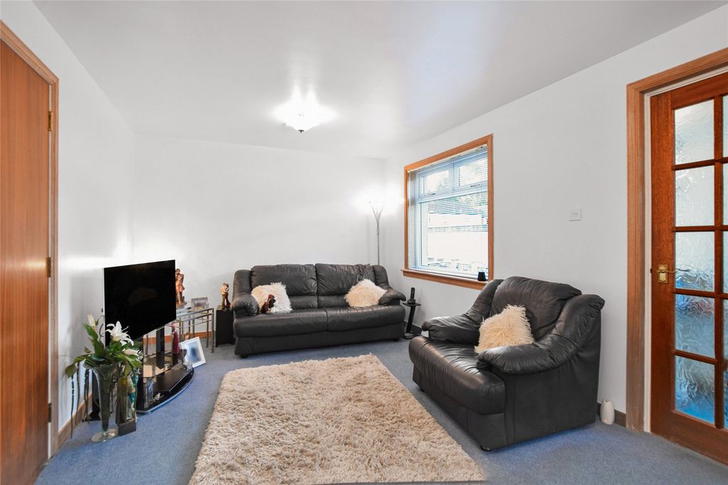 Property photo 2 of 14 Picture No. 08