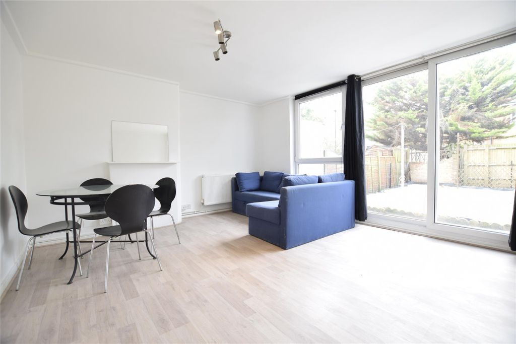 Property photo 1 of 7 Lounger/Dinner