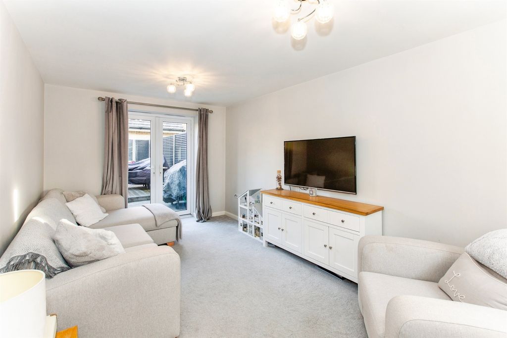 Property photo 3 of 16