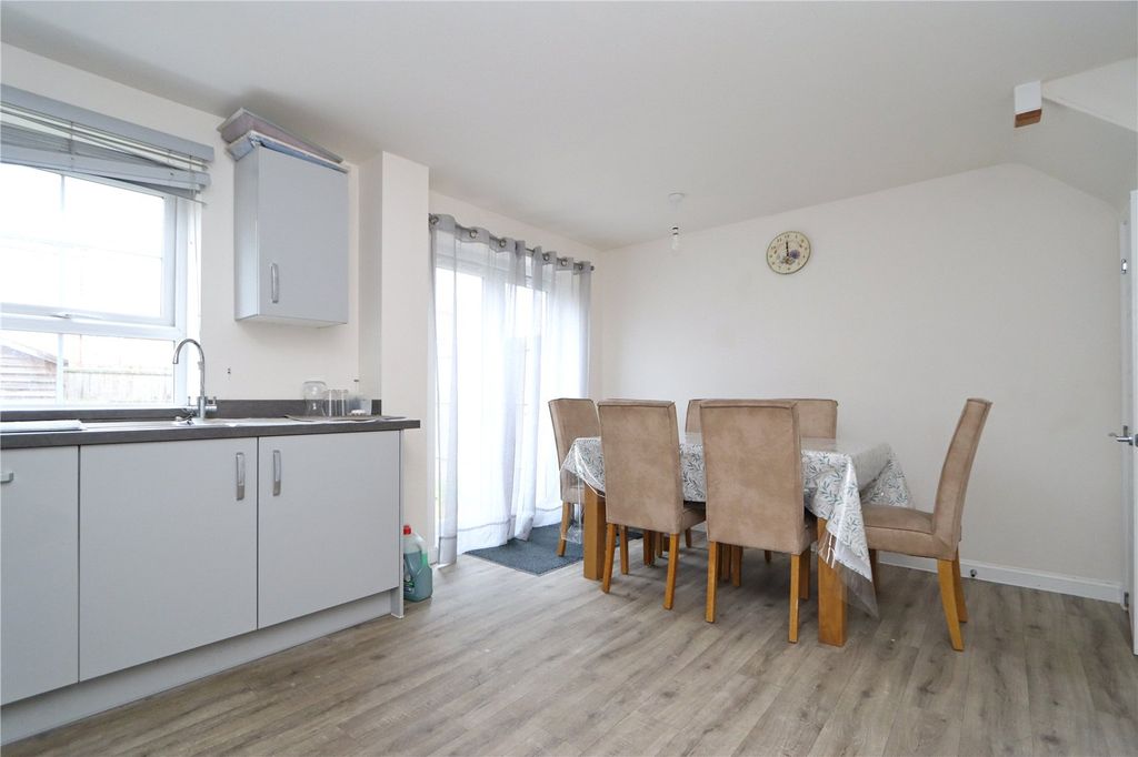 Property photo 3 of 12 Picture No. 02