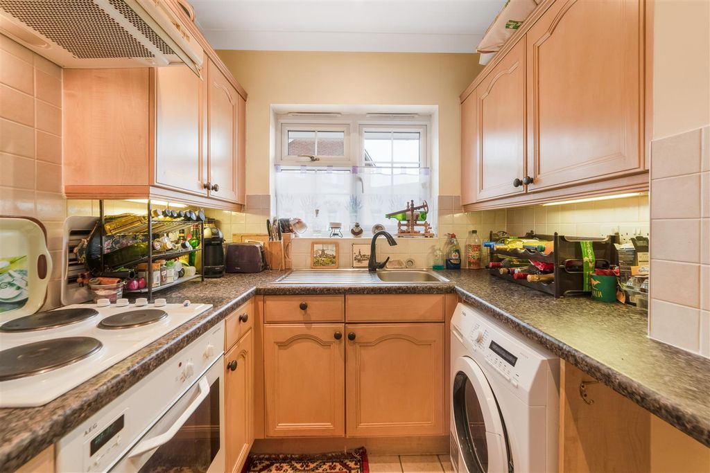 Property photo 3 of 7