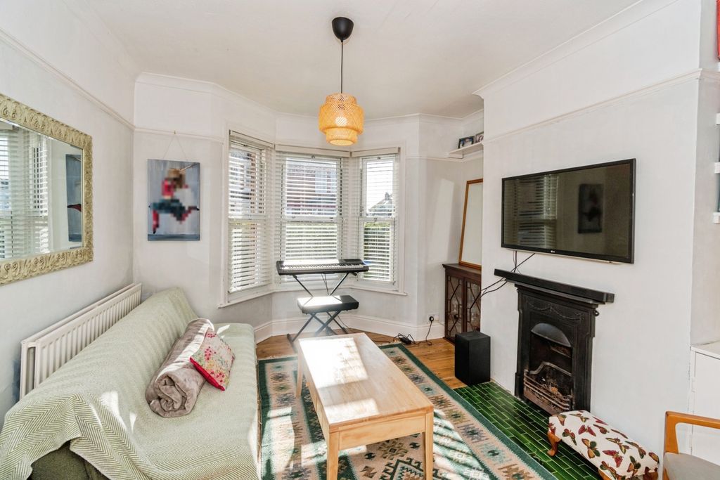 Property photo 2 of 16 Pbox-Img.Jpg