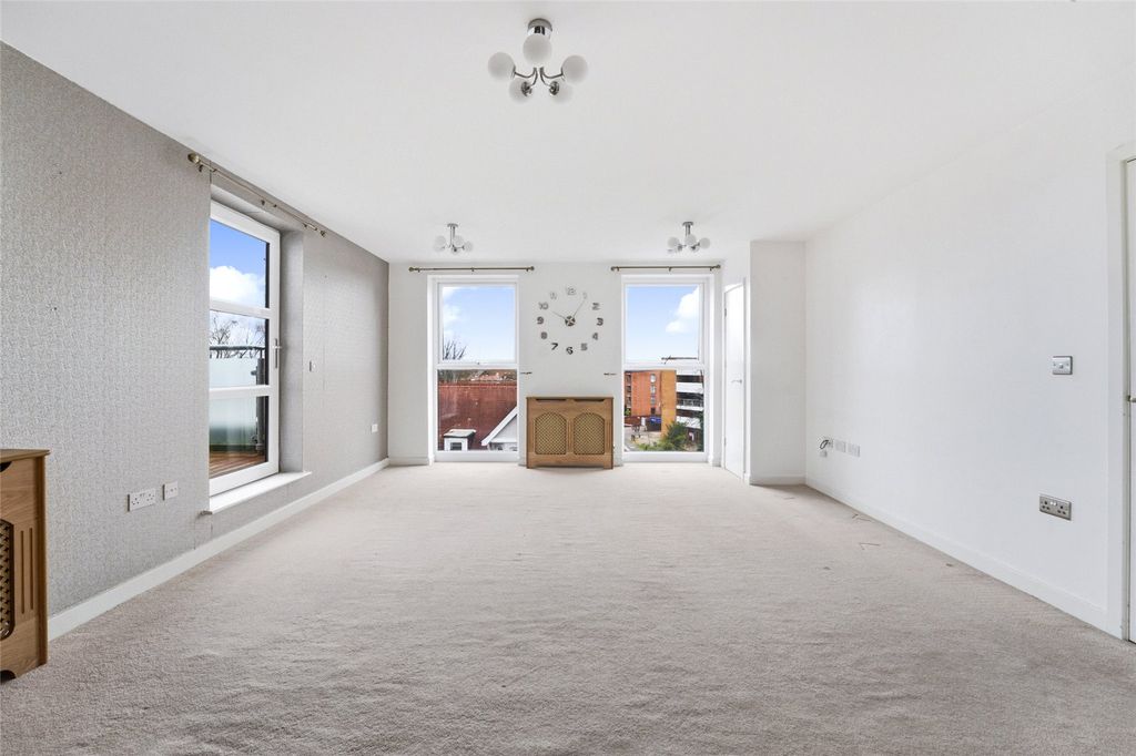 Property photo 3 of 16 Picture No. 22