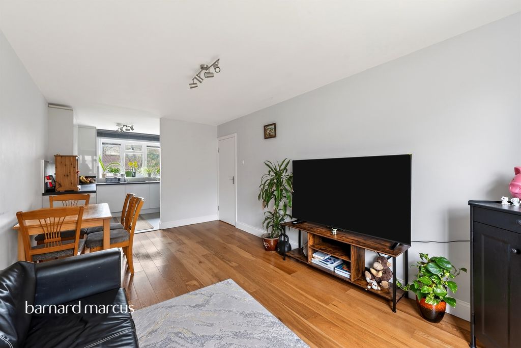 Property photo 3 of 9