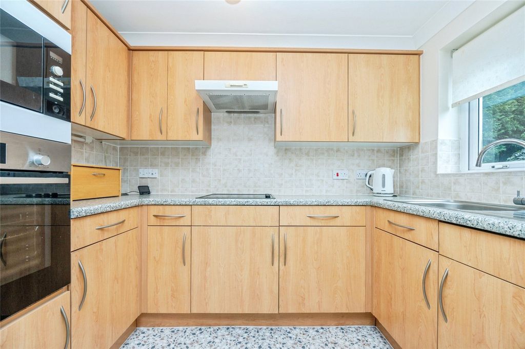 Property photo 2 of 25 Kitchen