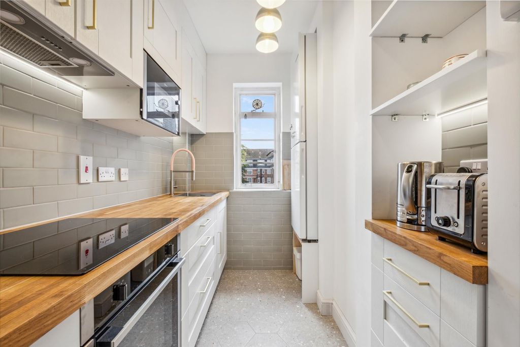 Property photo 2 of 14 9.Jpg