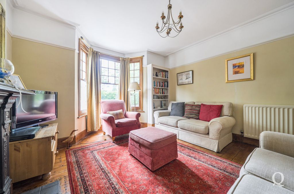Property photo 2 of 24 1A189E84-E439-40F...