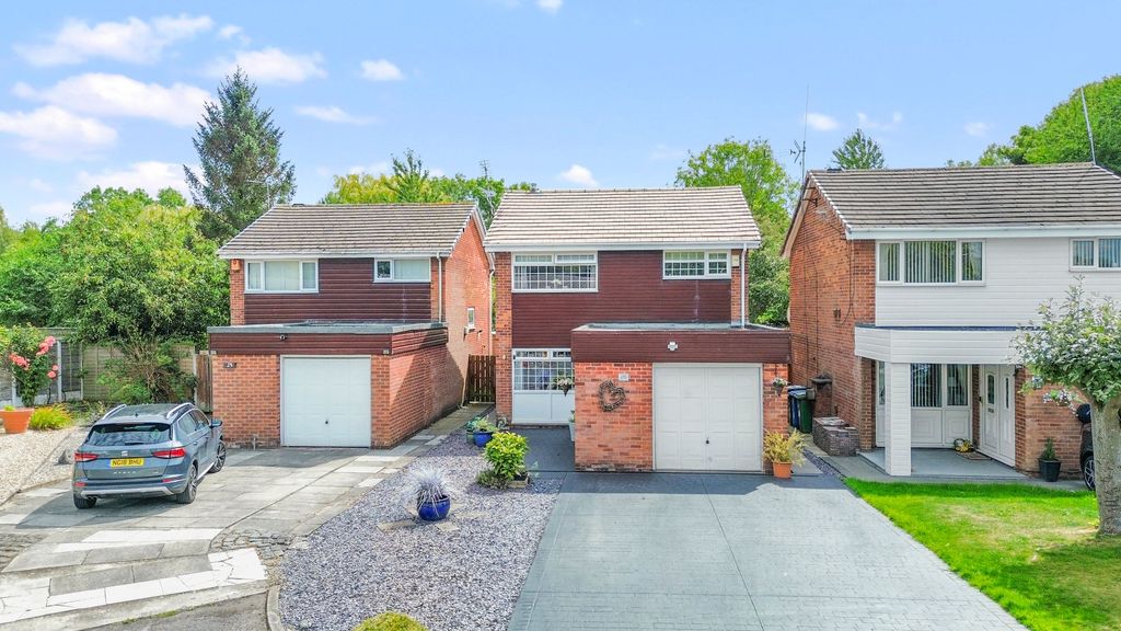 Property photo 1 of 32