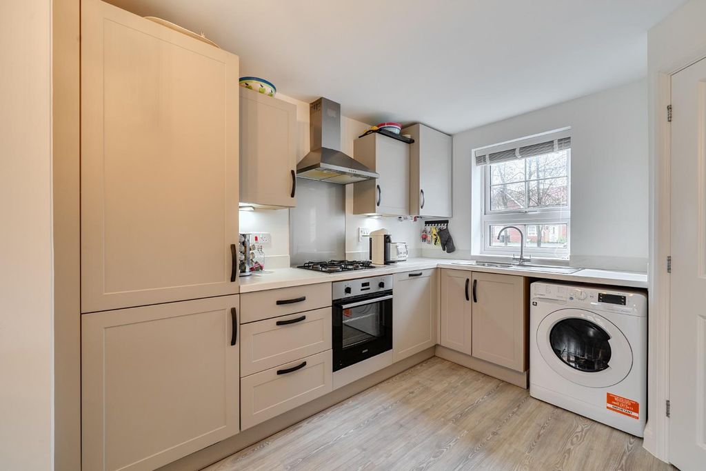 Property photo 1 of 14 1396789-9-6961081B223c8.Jpg
