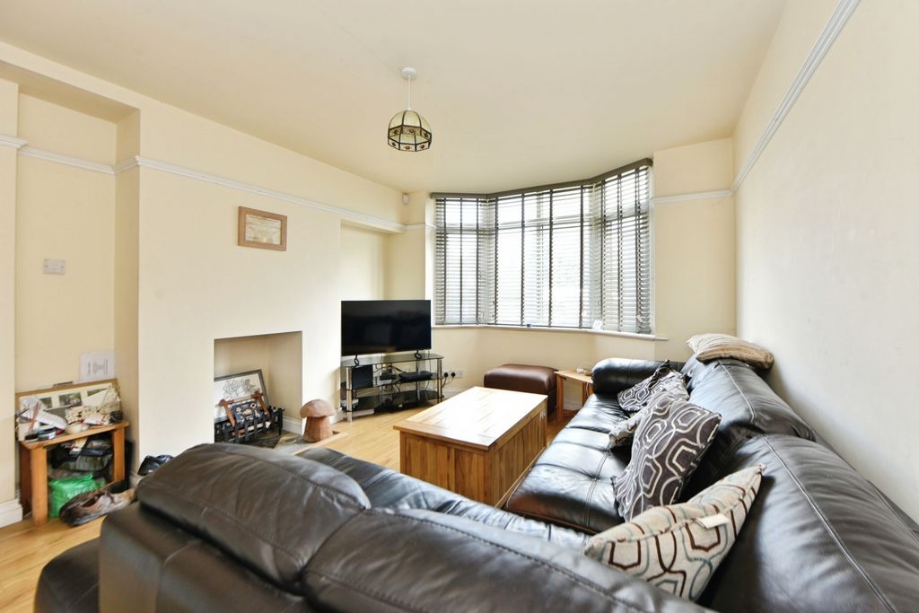 Property photo 2 of 15 Pbox-Img.Jpg