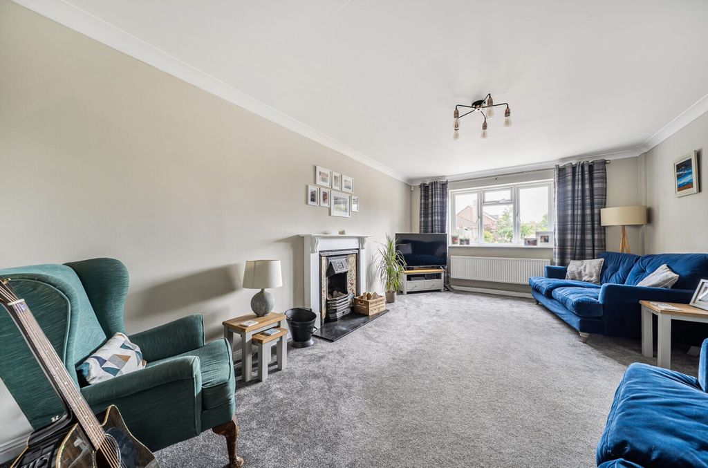Property photo 2 of 14
