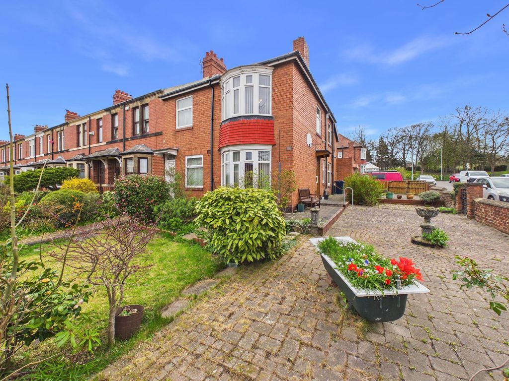 Property photo 1 of 15 External