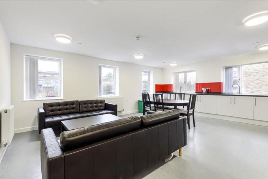 Property photo 3 of 11 Internal View