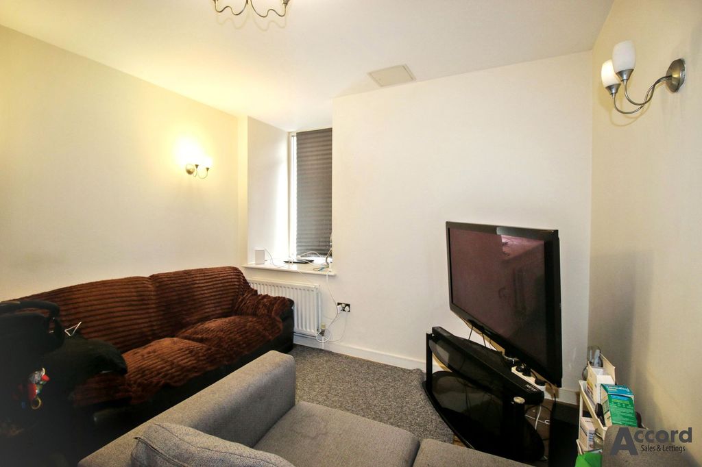 Property photo 2 of 6