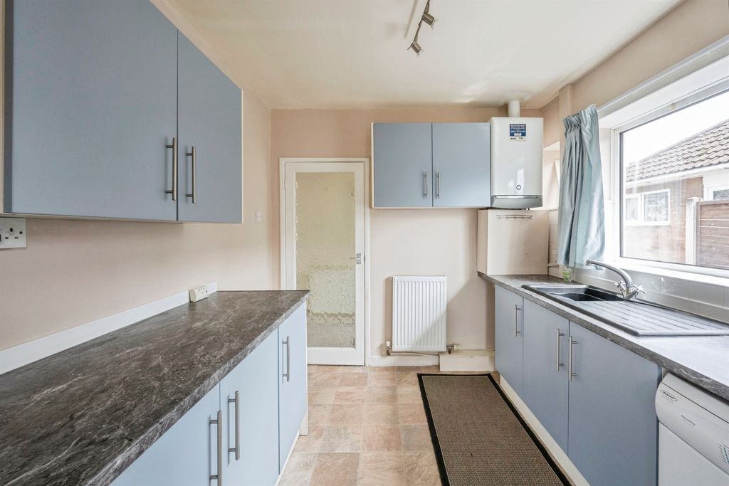 Property photo 3 of 13