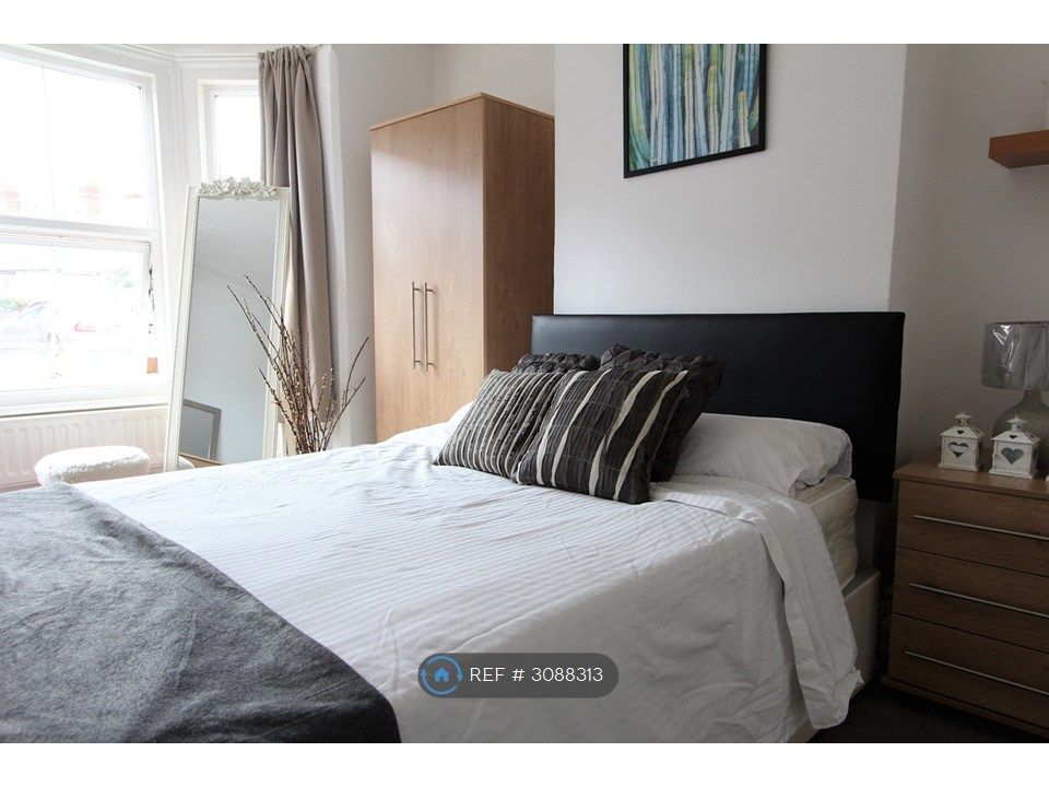 Property photo 1 of 2
