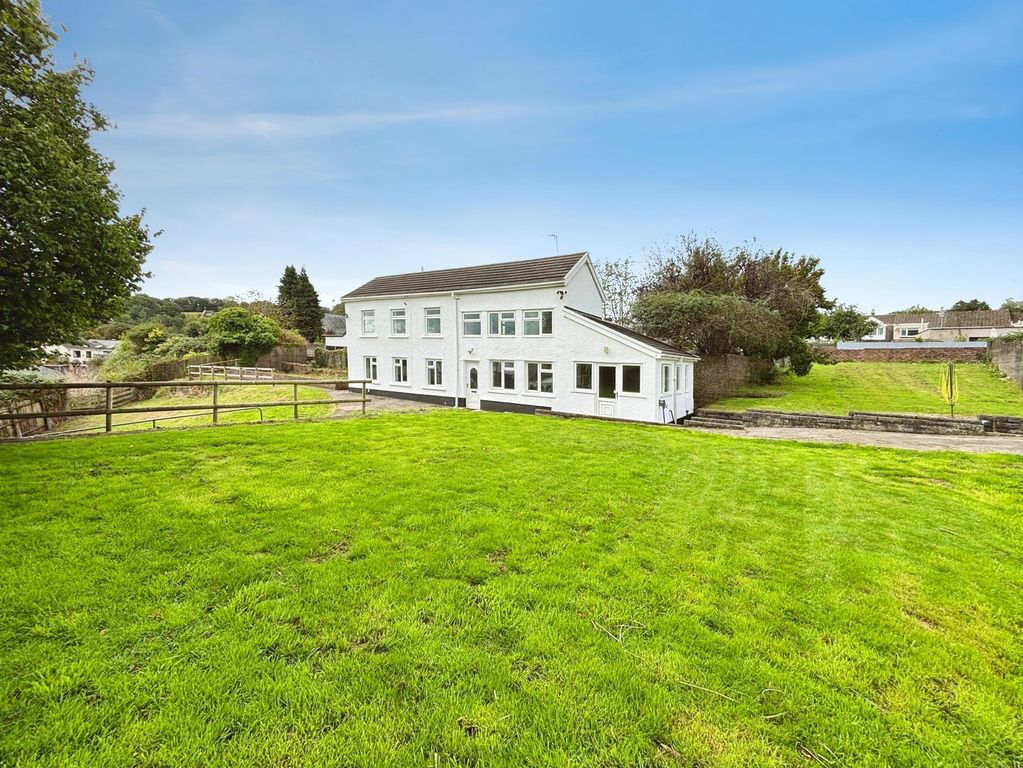 Property photo 1 of 28