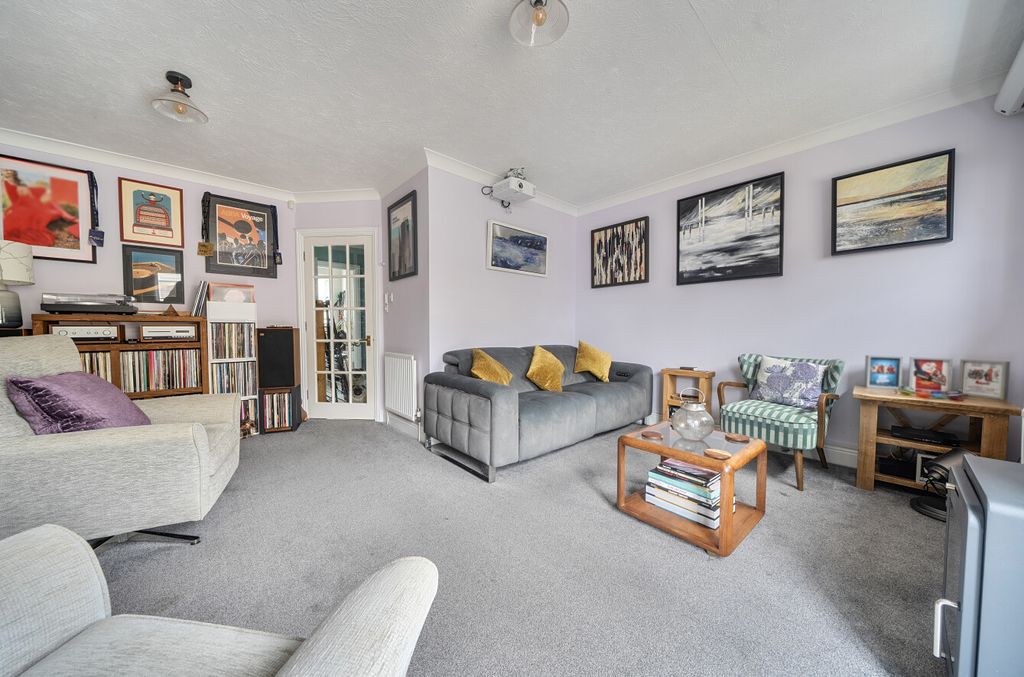 Property photo 2 of 13 1437737-31-69c6d4...