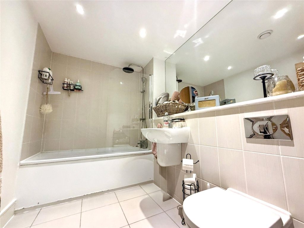 Property photo 3 of 9 Picture No. 14