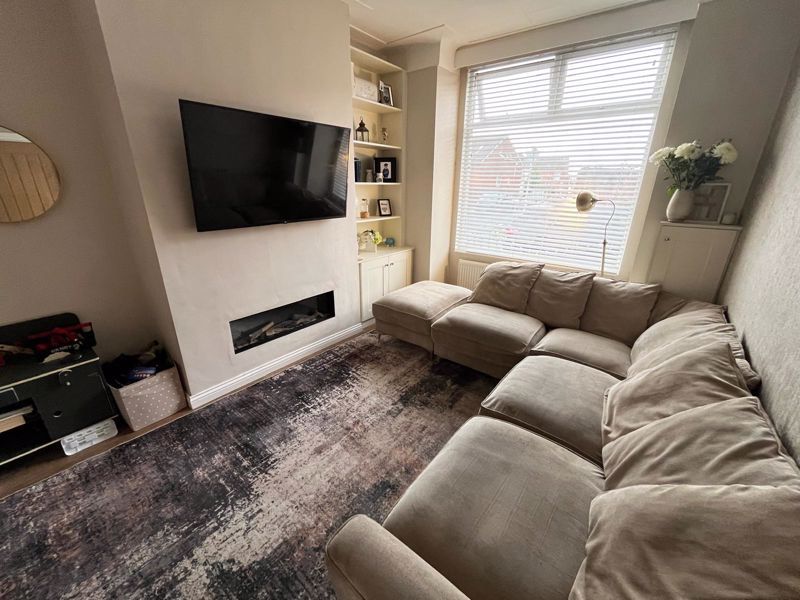 Property photo 3 of 9 Photo 7