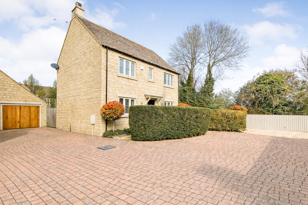 Property photo 1 of 15 d2A0F7B2E8534c01A86c70977E6Cfed4