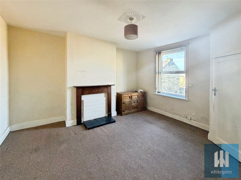 Property photo 2 of 10 Picture No. 27