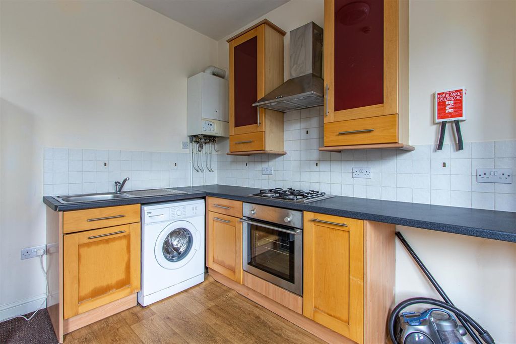 Property photo 3 of 9 Newport Road 177A, 1-3.Jpg