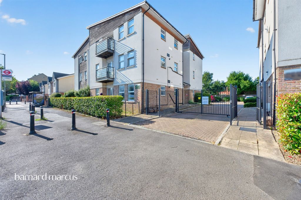 Property photo 1 of 10