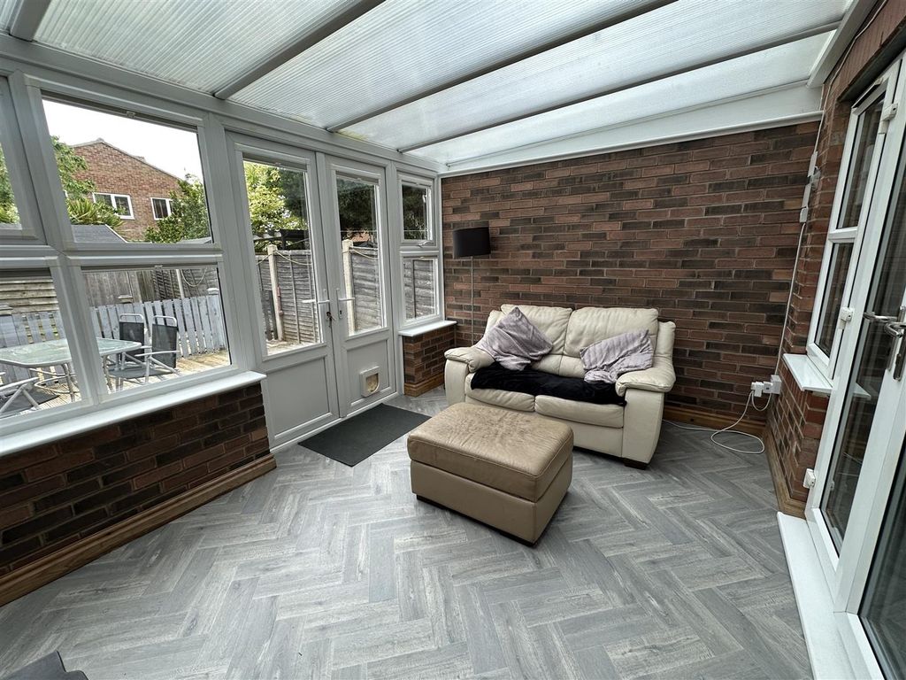 Property photo 3 of 16 Conservatory