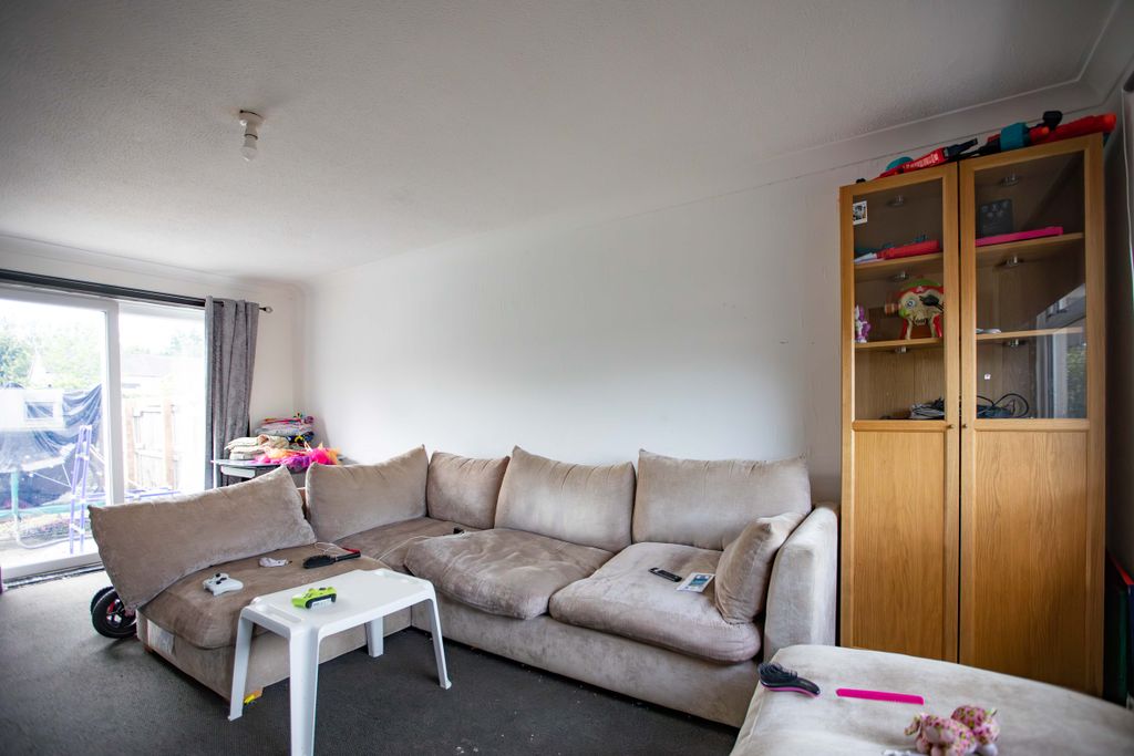 Property photo 3 of 25
