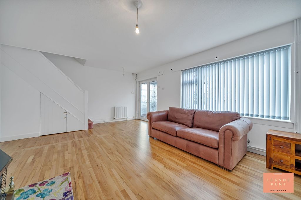 Property photo 2 of 26