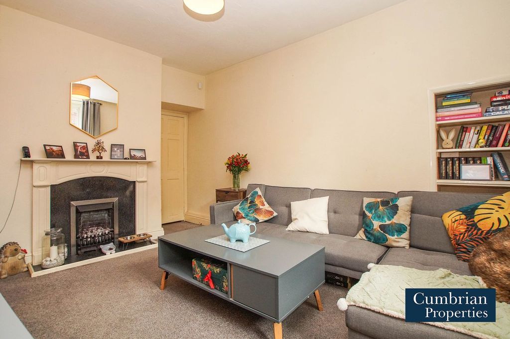 Property photo 2 of 11 Lounge