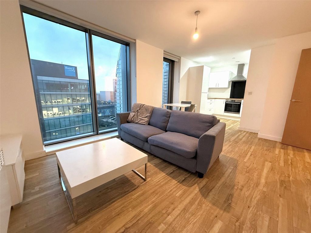 Property photo 2 of 12 Lounge