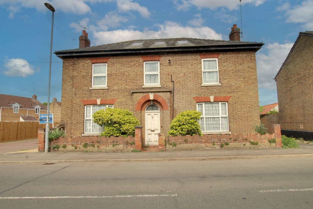 Property photo 1 of 18
