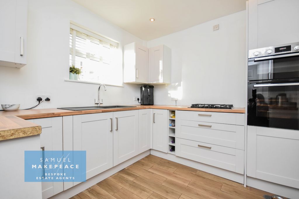 Property photo 3 of 23 Gallery