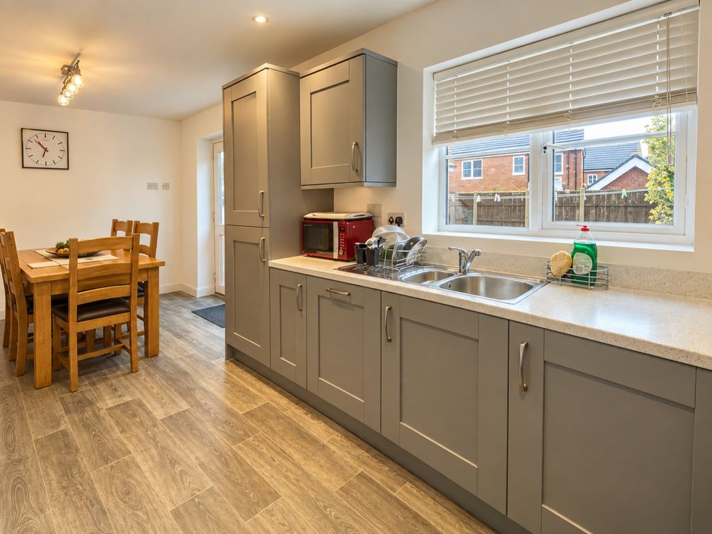 Property photo 2 of 9 Kitchen Dining Area