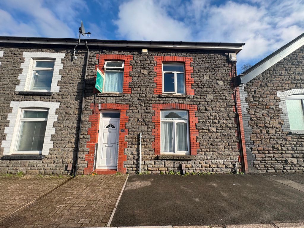 Property photo 1 of 28