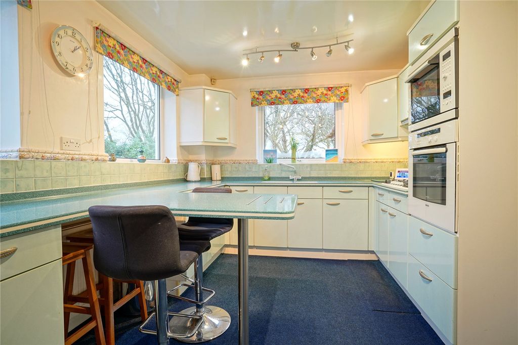 Property photo 2 of 18 Picture No. 11