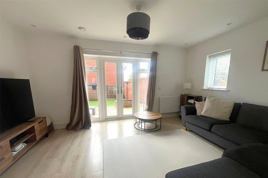 Property photo 3 of 12 Picture No. 01