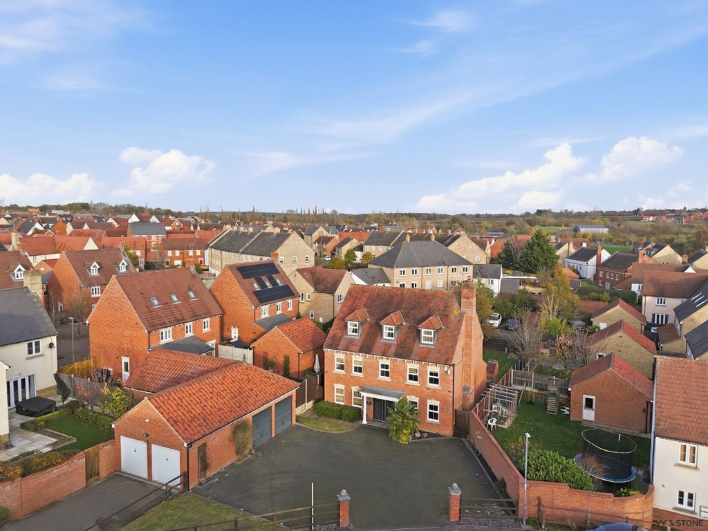 Property photo 2 of 41 4699691