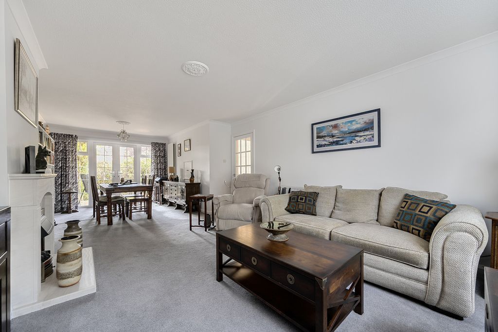 Property photo 2 of 20