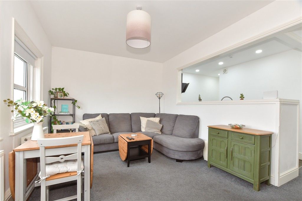 Property photo 3 of 11 Lounge/Diner